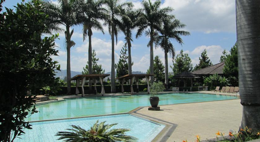 Puteri Gunung Hotel Lembang Esterno foto