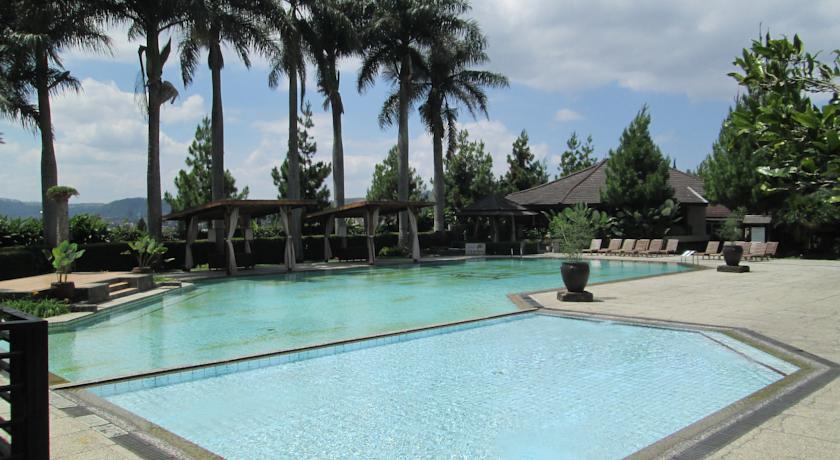 Puteri Gunung Hotel Lembang Esterno foto