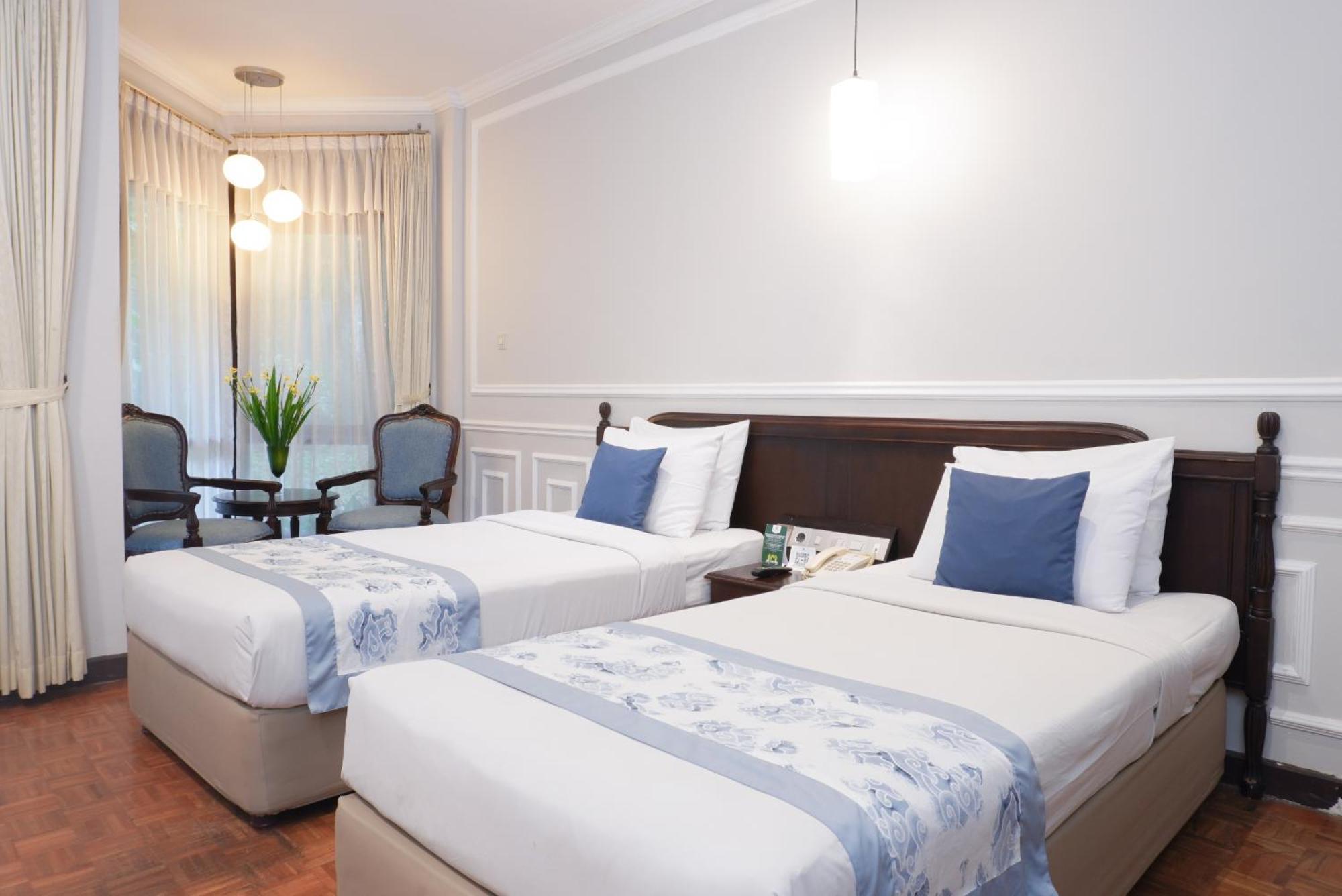 Puteri Gunung Hotel Lembang Esterno foto
