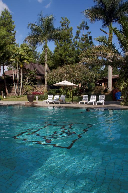 Puteri Gunung Hotel Lembang Esterno foto